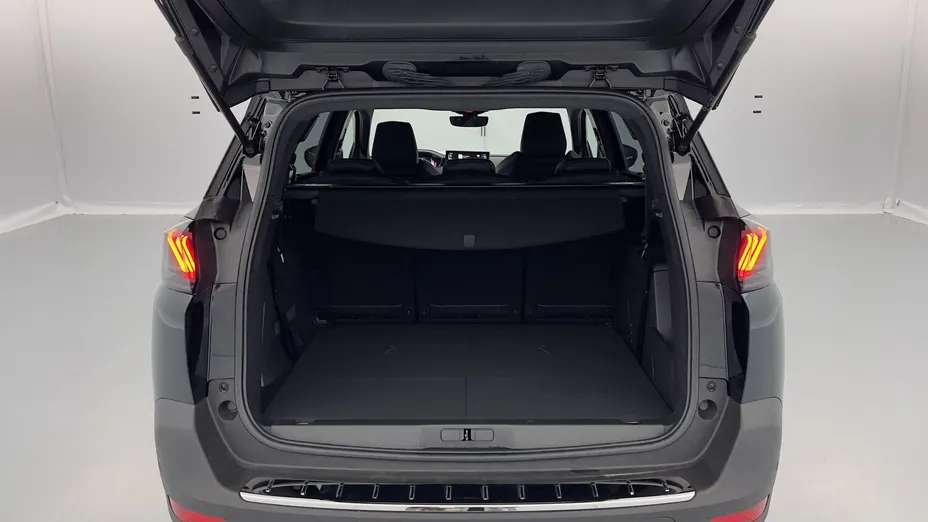 PEUGEOT 5008 -