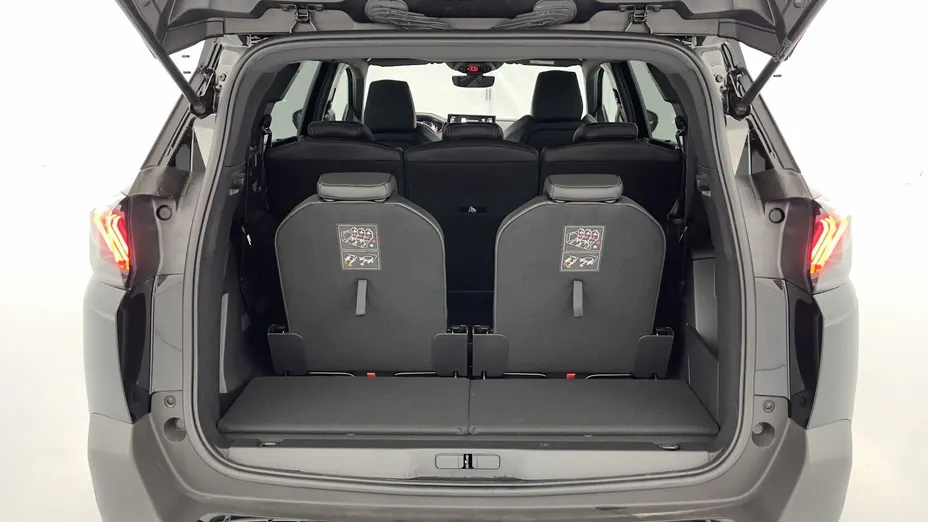 PEUGEOT 5008 -