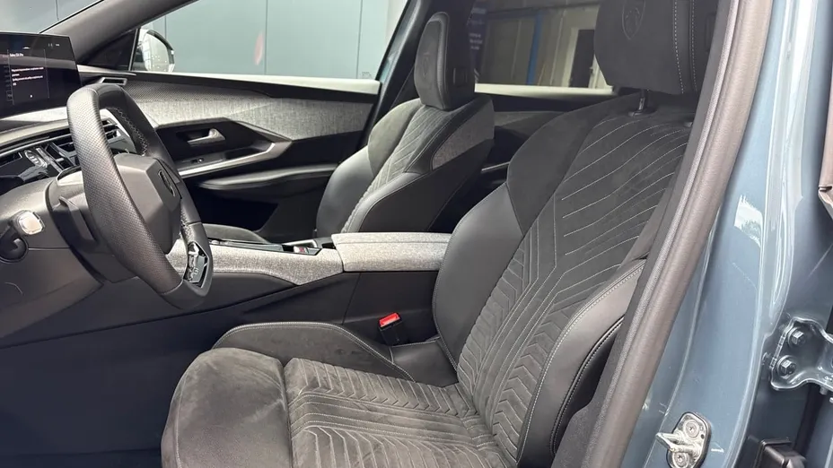 PEUGEOT 3008 3008 1.2 PureTech mHEV GT Exclusive e-DCS6