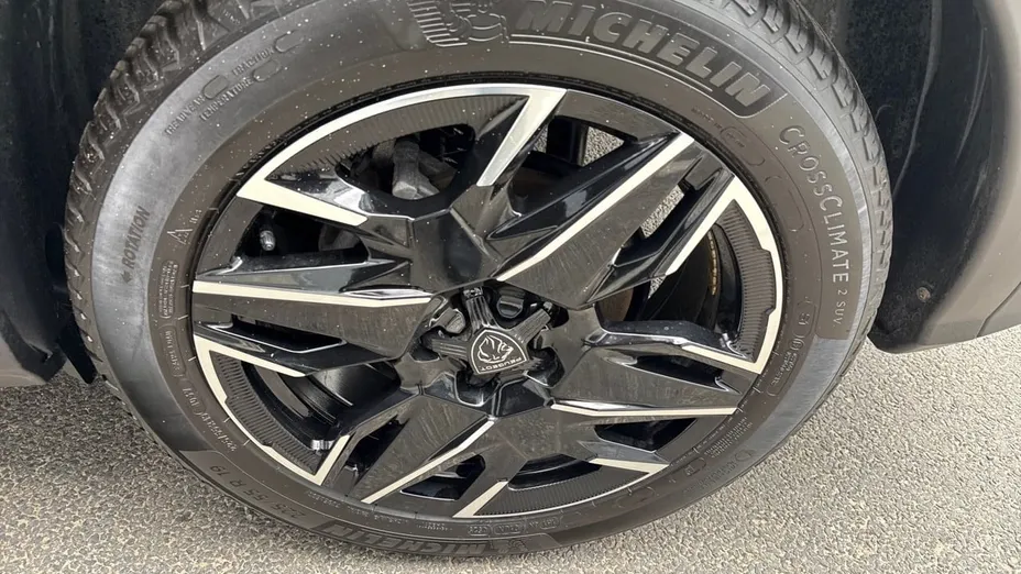 PEUGEOT 3008 3008 1.2 PureTech mHEV GT Exclusive e-DCS6