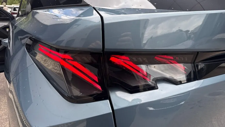 PEUGEOT 3008 3008 1.2 PureTech mHEV GT Exclusive e-DCS6