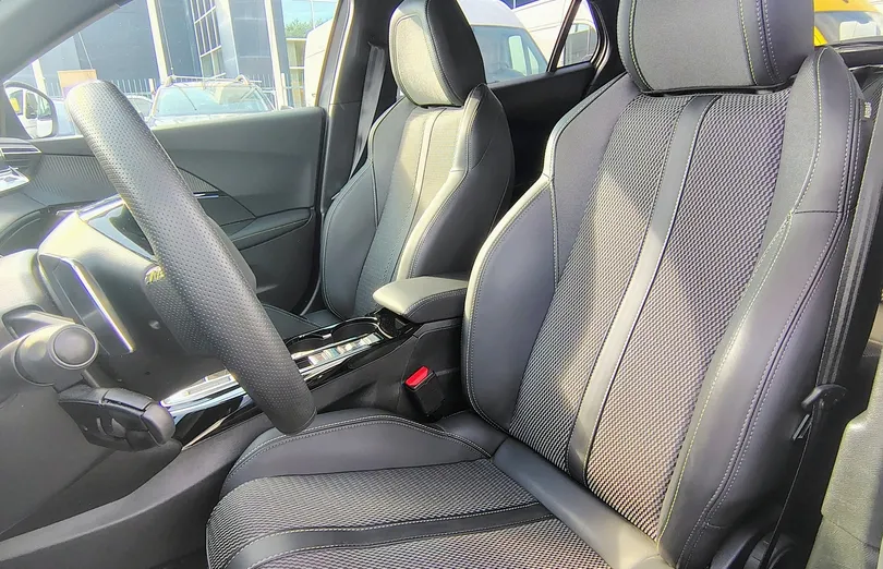 PEUGEOT 2008 2008 PureTech mHEV GT e-DCS6