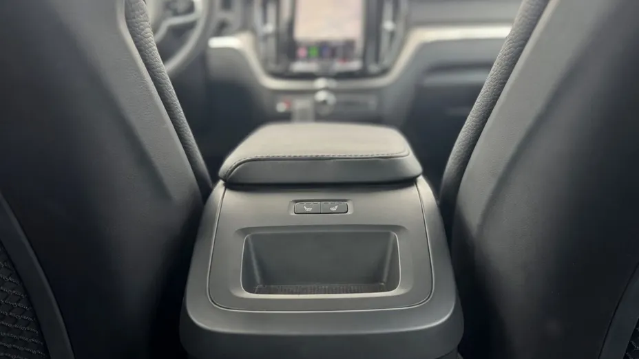 VOLVO XC60 XC60 B4 B Plus Dark aut