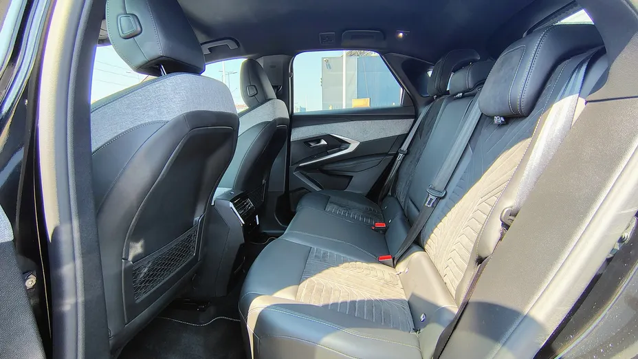 PEUGEOT 3008 3008 1.2 PureTech mHEV GT S&S e-DCS6