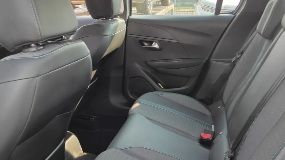 PEUGEOT 208 208 1.2 mHEV Business e-DCS6