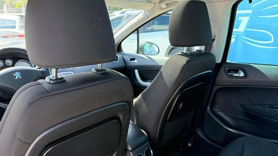 PEUGEOT 308 -