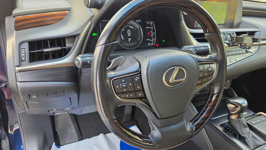LEXUS ES -