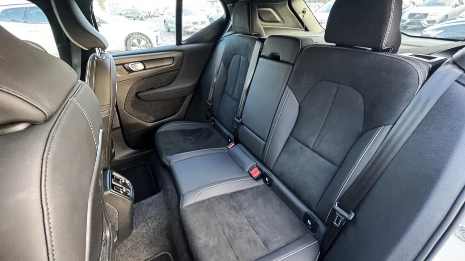 VOLVO XC40 XC40 82kWh P8 Recharge AWD Plus aut