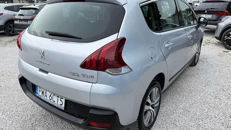 PEUGEOT 3008 -