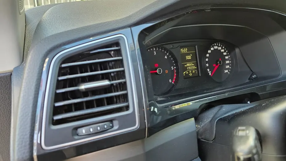 VOLKSWAGEN Transporter -