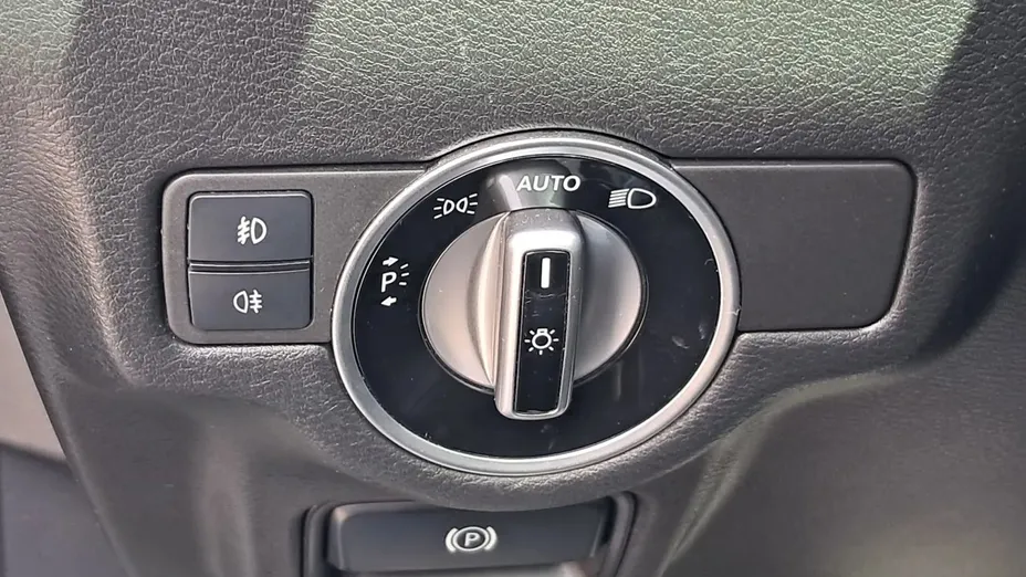 INFINITI QX30 -
