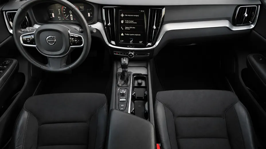 VOLVO V60 V60 CC D4 AWD aut