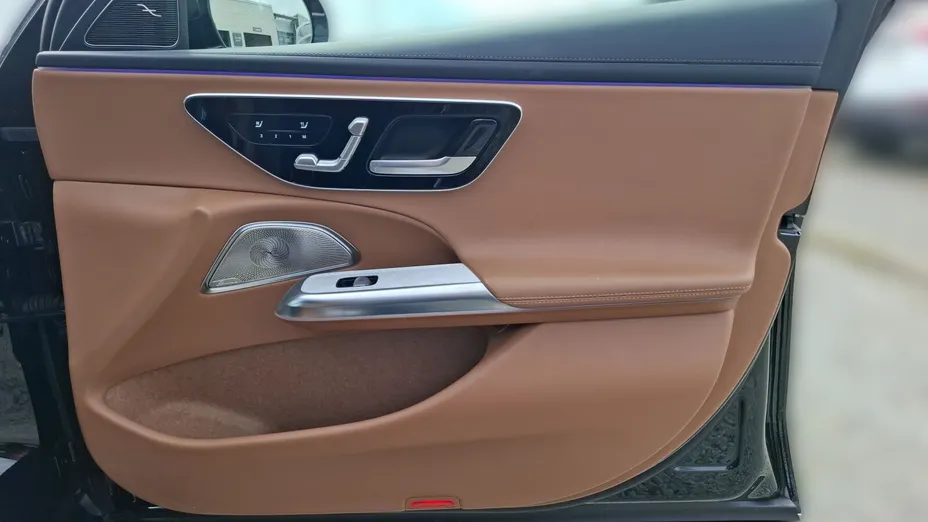 MERCEDES-BENZ E Klasa E 220 d mHEV 4-Matic Exclusive 9G-Tronic