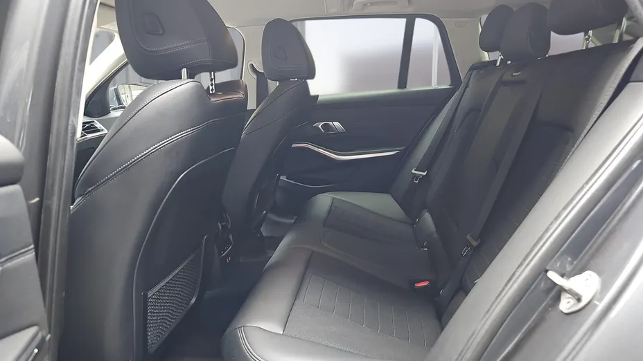 BMW Seria 3 330i xDrive aut