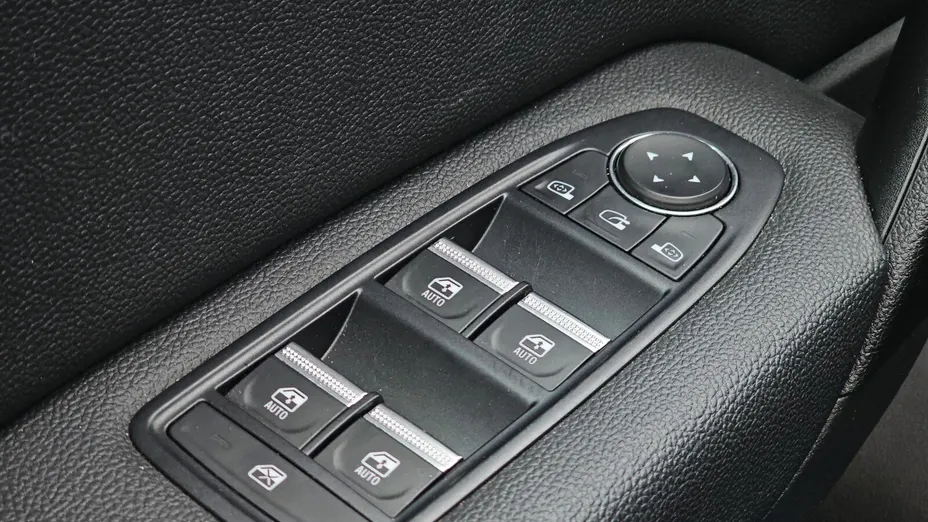 RENAULT Captur Captur 1.3 TCe mHEV Techno EDC