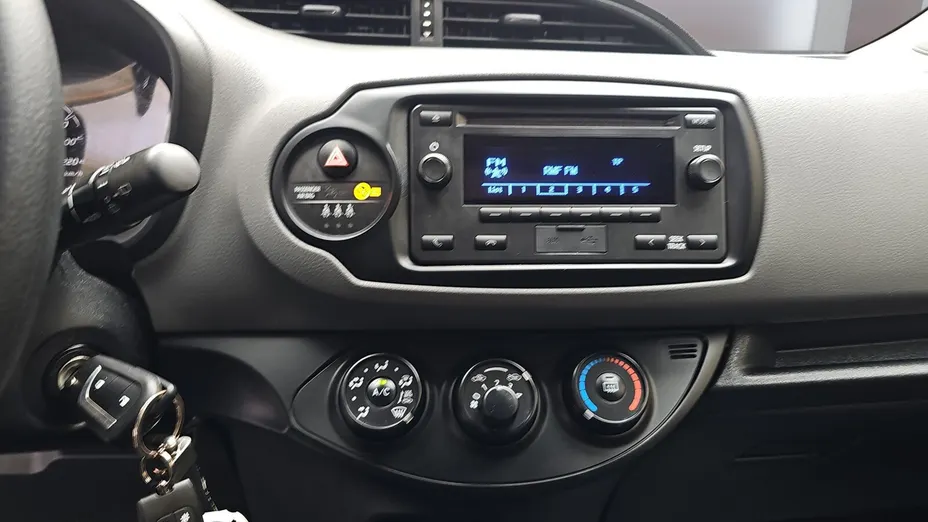 TOYOTA Yaris Yaris 1.5 Active