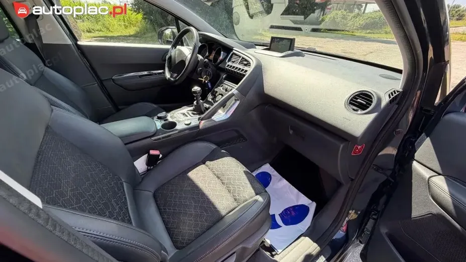PEUGEOT 3008 -