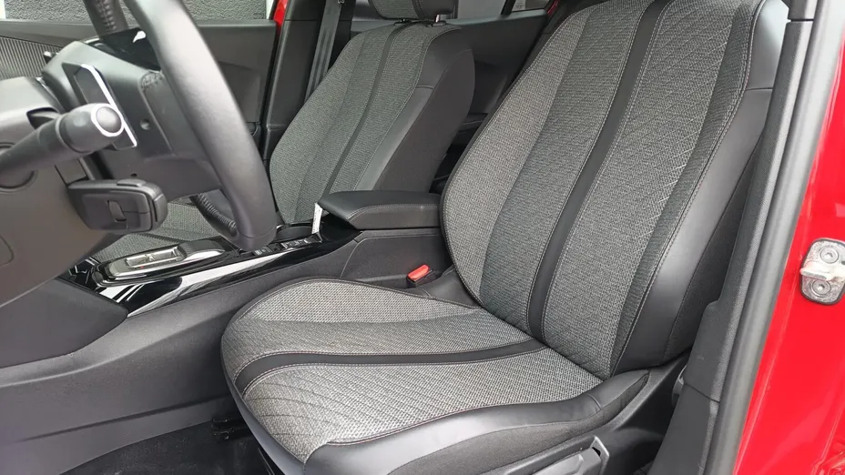 PEUGEOT 2008 2008 PureTech 130 Allure S&S EAT8