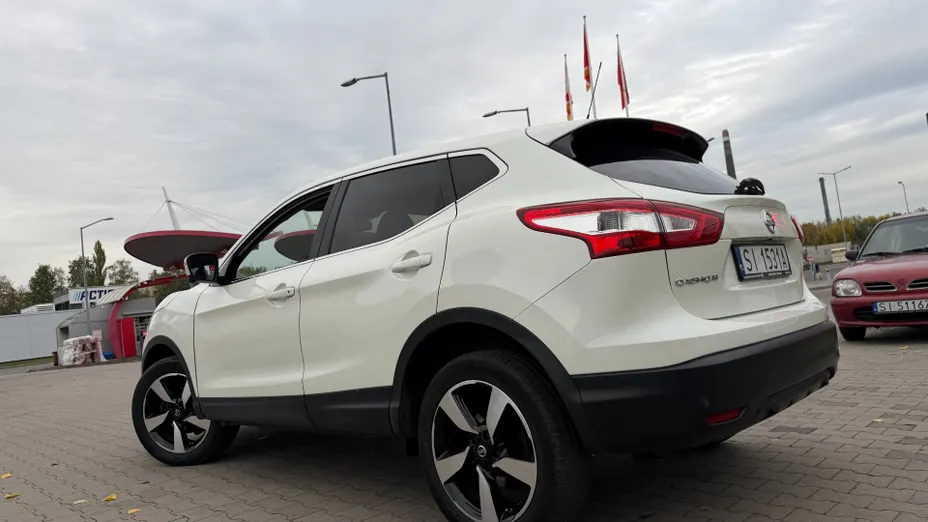 NISSAN Qashqai -