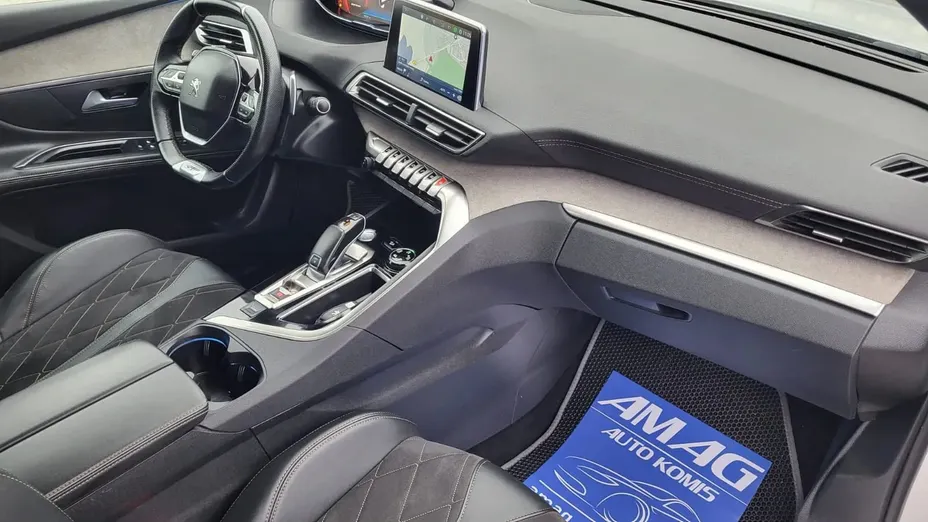 PEUGEOT 3008 -