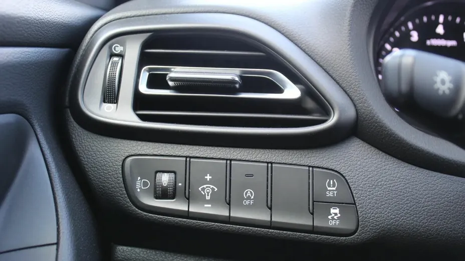 HYUNDAI i30 i30 1.0 T-GDI Smart