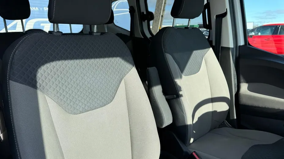 FORD Tourneo Courier -