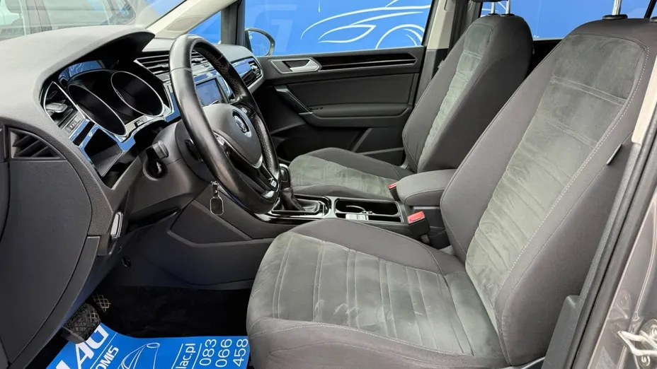 VOLKSWAGEN Touran -