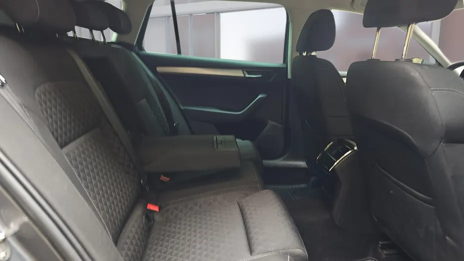 SKODA Superb Superb 2.0 TDI SCR Ambition