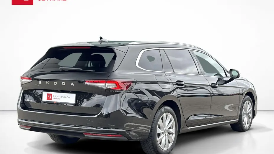 SKODA Superb -