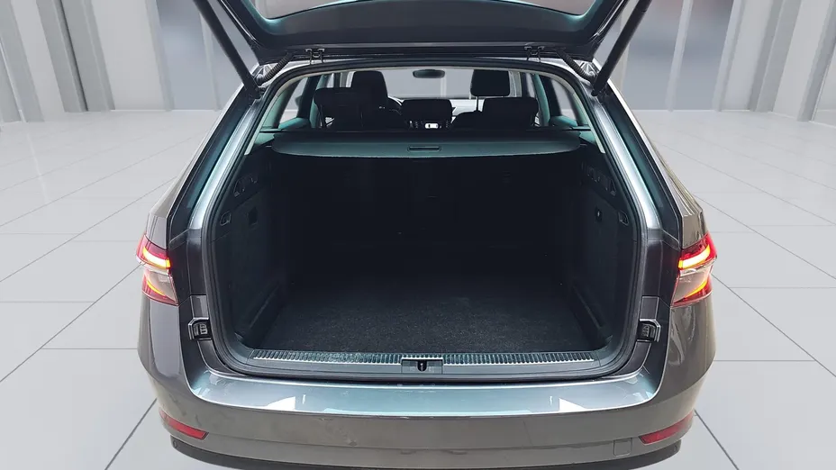 SKODA Superb Superb 2.0 TDI SCR Ambition