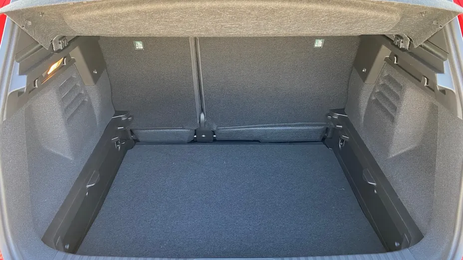 MITSUBISHI Grandis Grandis 1.3T mHEV Intense Style Cold DCT