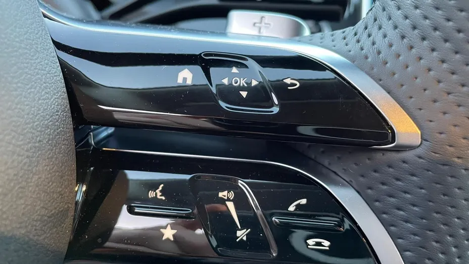 MERCEDES-BENZ C Klasa C 300 e PHEV 4-Matic AMG Nowy