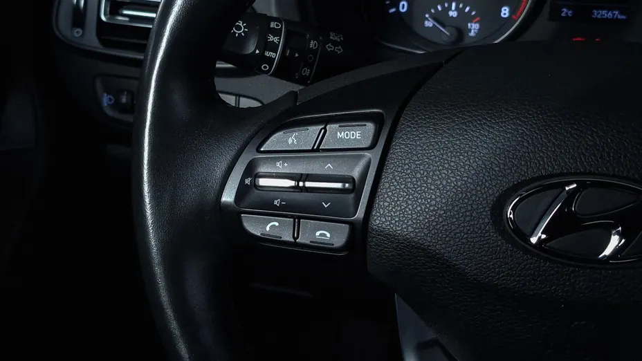 HYUNDAI i30 i30 1.0 T-GDI Smart