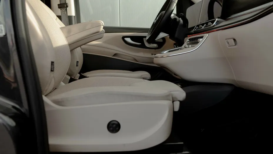 MERCEDES-BENZ V Klasa V 250 d 4-Matic 9G-Tronic Avantgarde (długi)