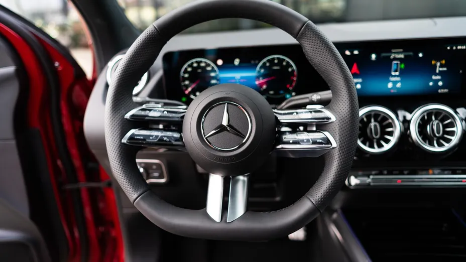 MERCEDES-BENZ GLA GLA 200 mHEV AMG Line 7G-DCT