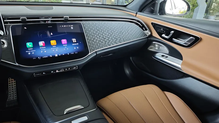 MERCEDES-BENZ E Klasa E 220 d mHEV 4-Matic AMG 9G-Tronic