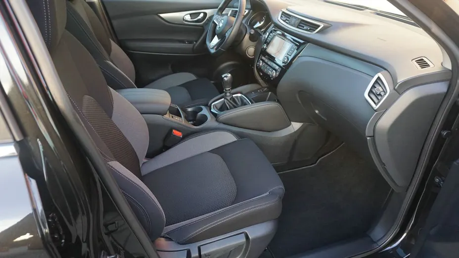 NISSAN Qashqai Qashqai 1.3 DIG-T N-Connecta