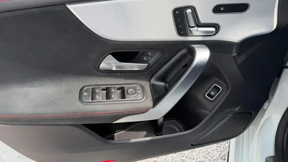 MERCEDES-BENZ CLA CLA 200 d AMG Line 8G-DCT