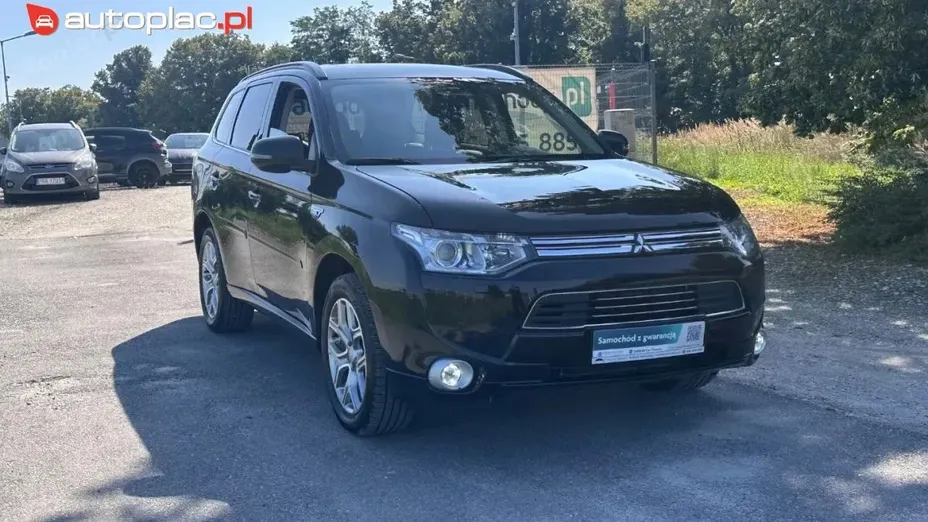MITSUBISHI Outlander -