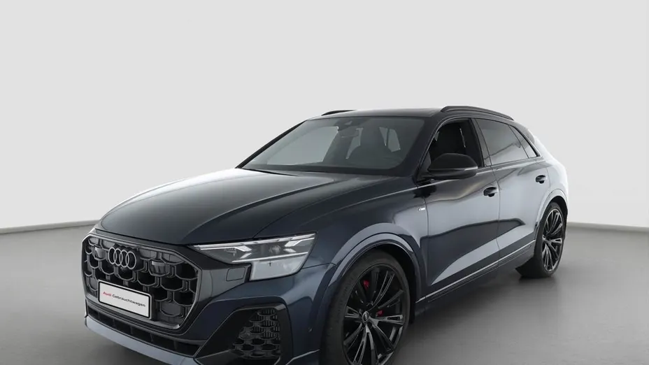 AUDI Q8 -