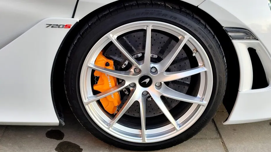 McLaren 720S Coupe -
