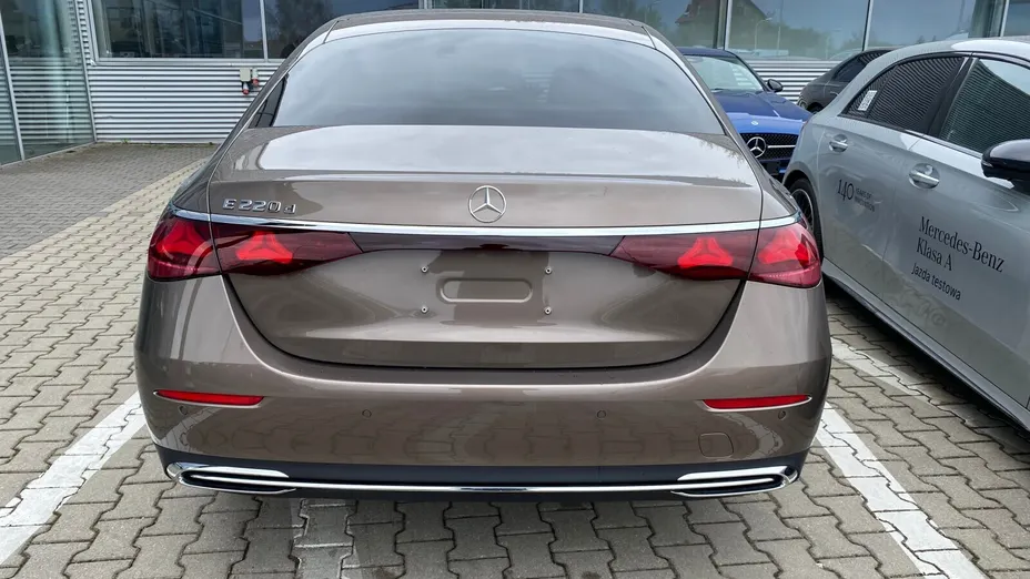 MERCEDES-BENZ E Klasa E 220 d mHEV Avantgarde 9G-Tronic