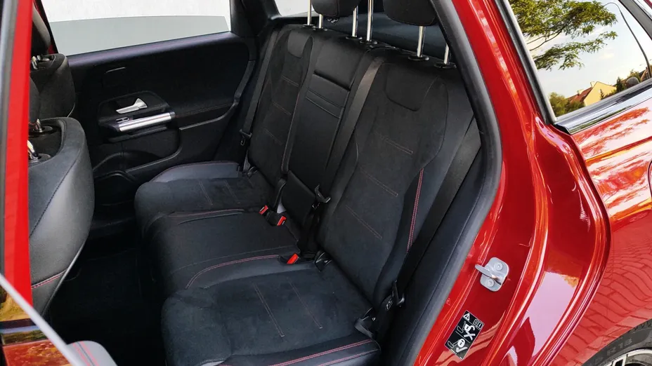 MERCEDES-BENZ B Klasa B 220 4-Matic mHEV AMG Line 8G-DCT