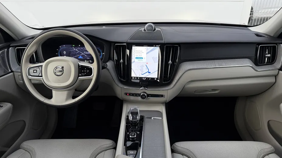 VOLVO XC60 XC60 T6 Plug-In Hybrid AWD Ultra Bright aut