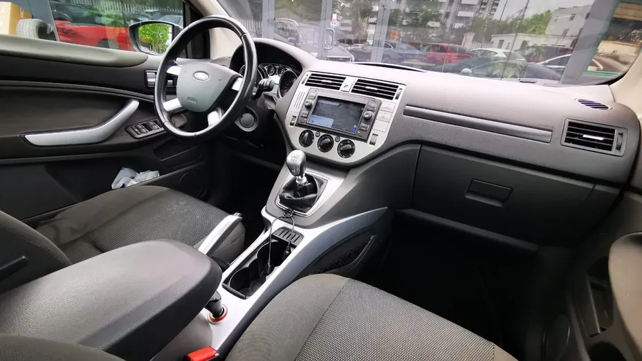 FORD Kuga -