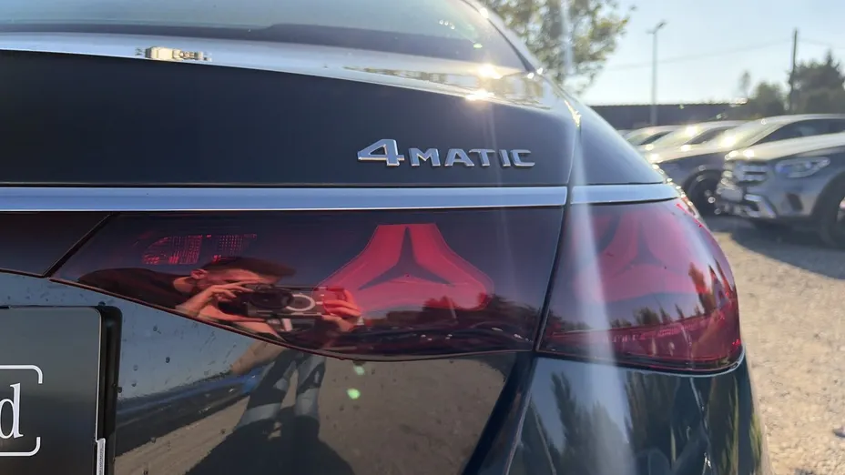 MERCEDES-BENZ E Klasa E 220 d mHEV 4-Matic Avantgarde 9G-Tronic