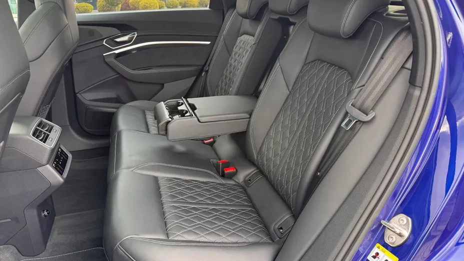 AUDI e-tron Sportback -