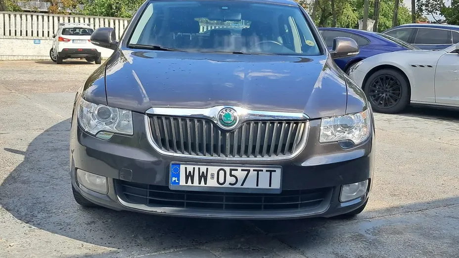 SKODA Superb -