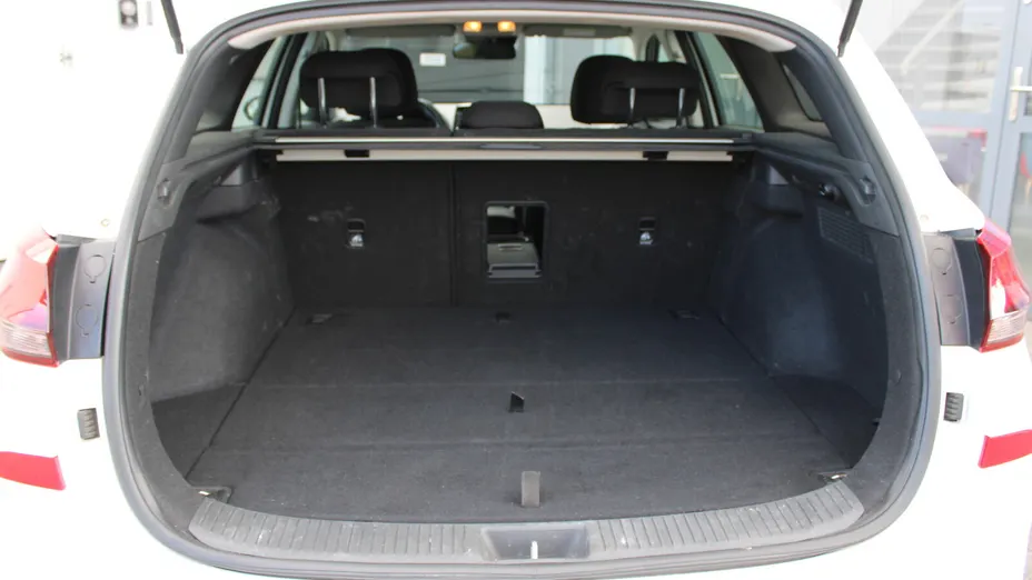 HYUNDAI i30 i30 1.5 T-GDI 48V Smart