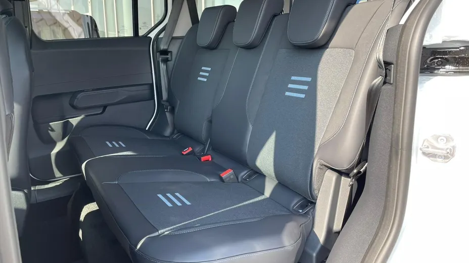 FORD Tourneo Courier Tourneo Courier 1.0 EcoBoost Active aut Nowy